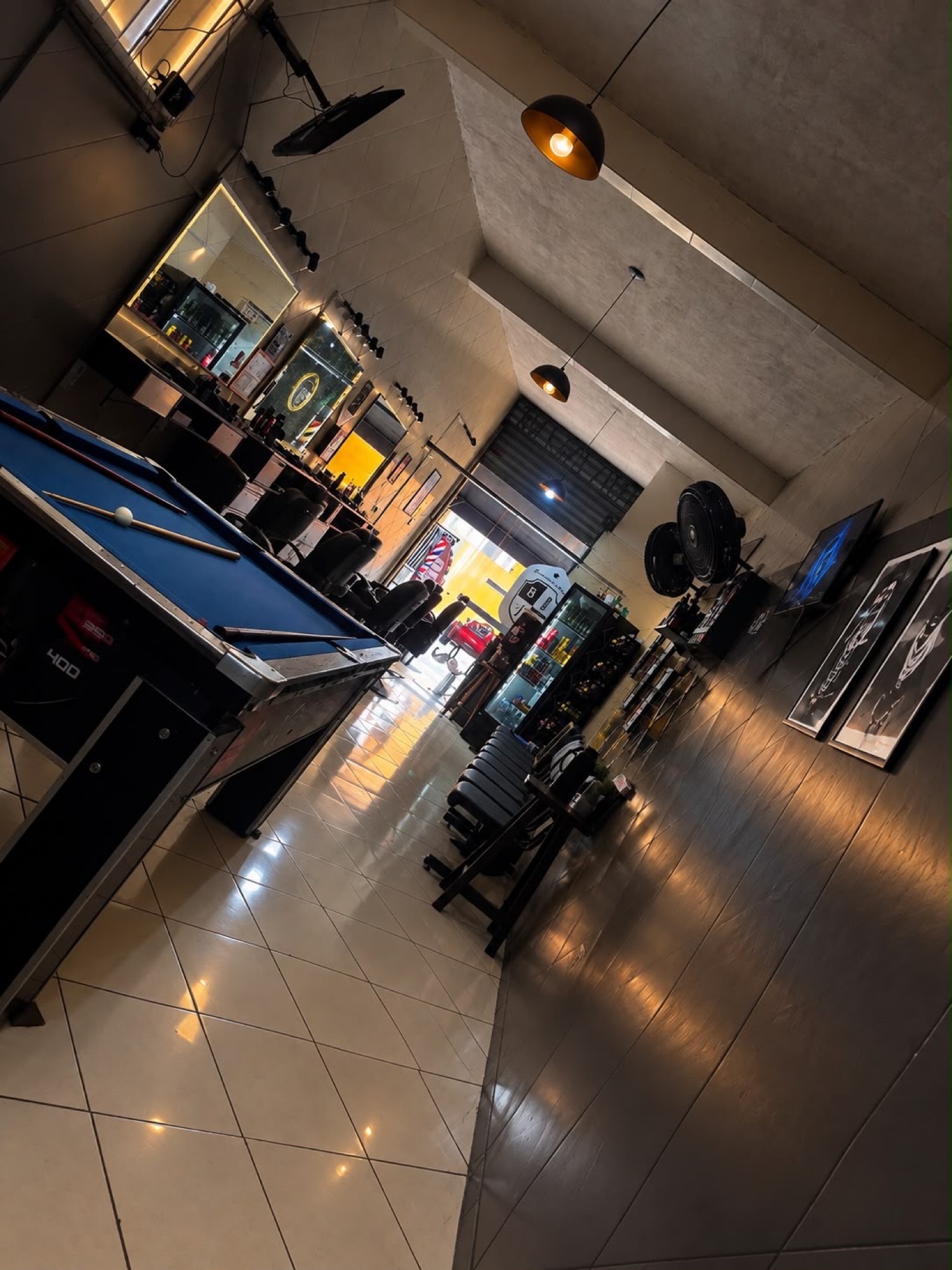 Interior da Barbearia do Dinho